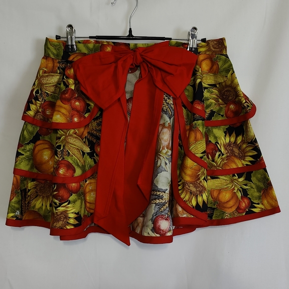 Hand Stitched Half Apron - Vintage by Candy's Aprons - Picture 4 of 6